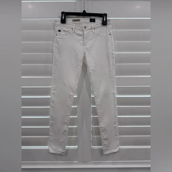 AG super skinny ankle jeans in white. Size 27
